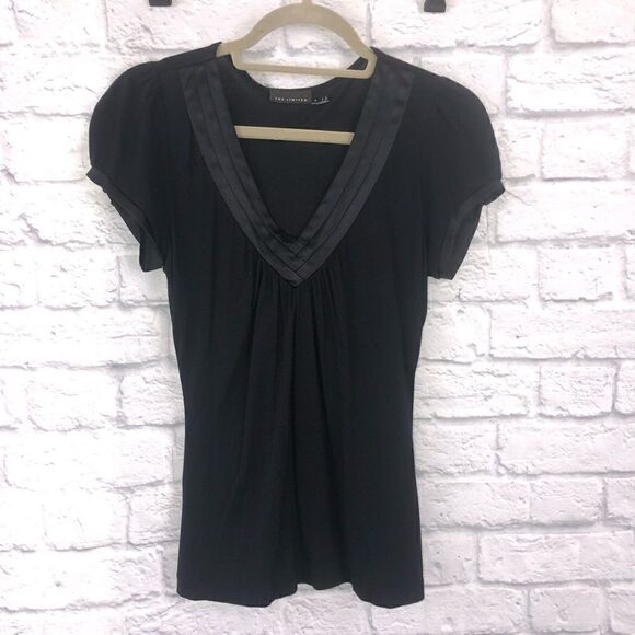 The limited short sleeve blouse - Picture 1 of 7
